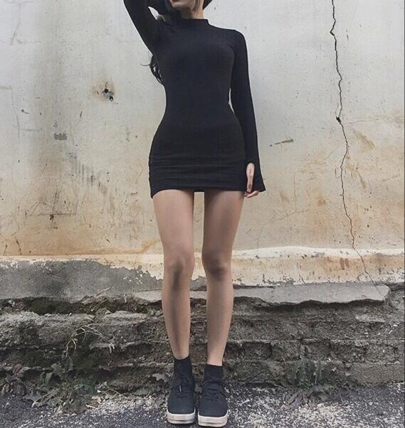 How do guys feel about more delicate/petite girls? (pictures included)?