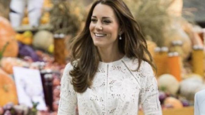 Do you prefer a classy or sexy style on girls?