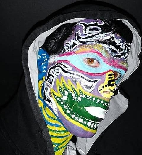 What if a friend of yours proposes you to let you paint her/his face (see details) ?