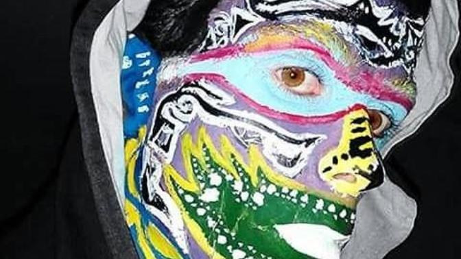 What if a friend of yours proposes you to let you paint her/his face (see details) ?