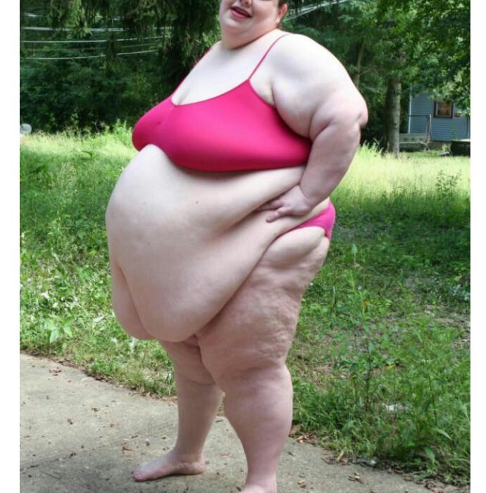 Which woman do you consider fat?
