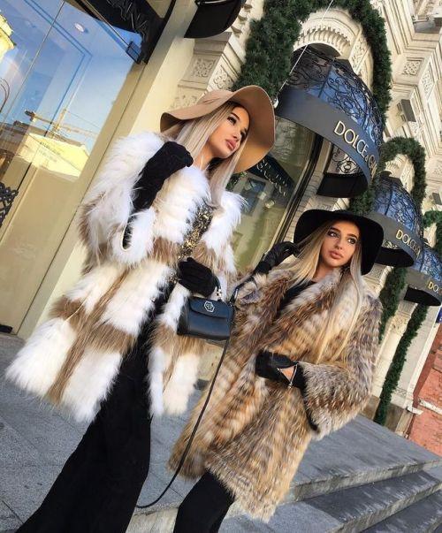 Do you like a sophisticated girl or a simple girl?