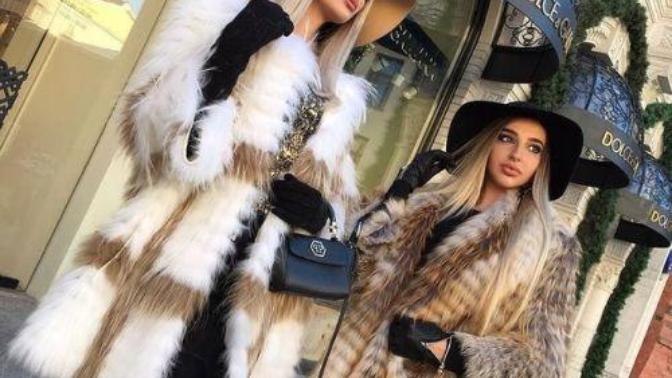 Do you like a sophisticated girl or a simple girl?