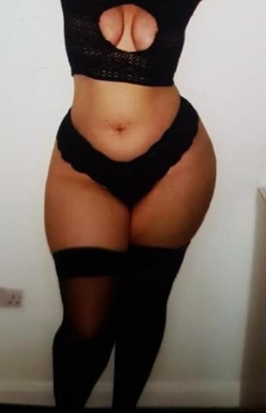 who has bigger thighs girl or boy ? 