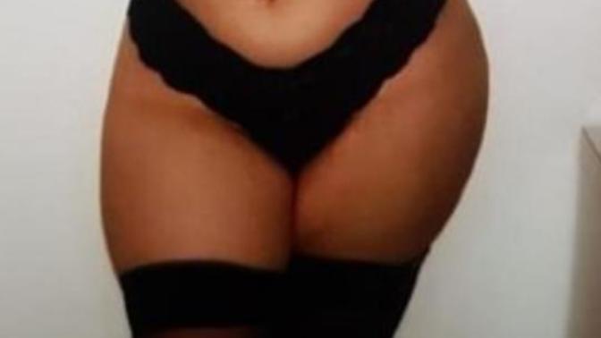 Who has bigger thighs girl or boy?