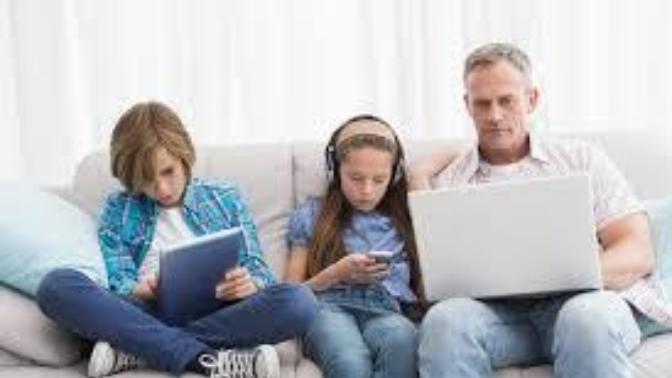 Family time or Phone time?