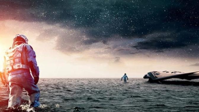 Can someone explain me how in the movie interstellar an hour in that water planet was years on earth?