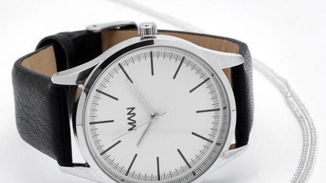 I feel like I should treat myself. 😊 is this watch fashionable and good for a guy in his 20s?