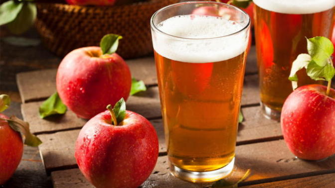 Which one do you prefer: orange or Apple?