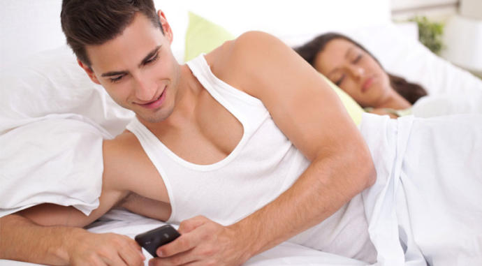 Should I tell his wife he is (was) cheating on her?