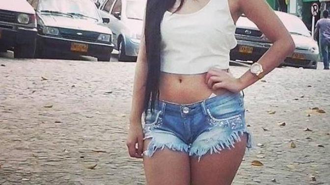 Girls, Do you think majority of young ladies around the age of 20s-30s like to wear low rise jeans shorts that are really short and above midthigh?
