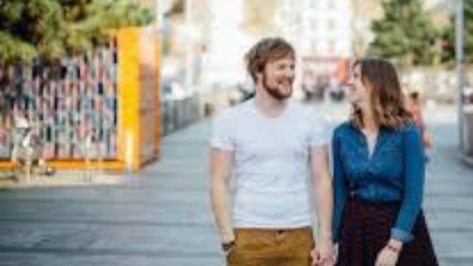 What are some good gifts or surprises for my long distance boyfriend when we meet?