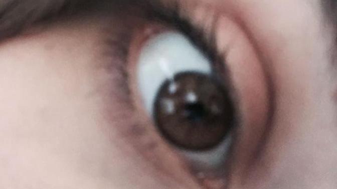 How are your eyelashes? Do like them to be thick or thin?