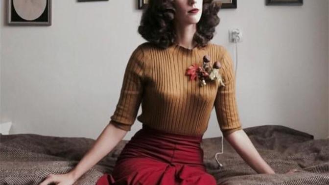 What do you think of women who dress in vintage clothing?