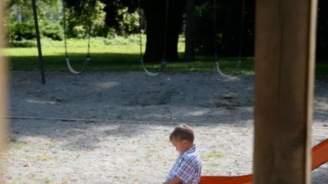 Do you think it's rude if a feminist mom asks a little boy to leave public park because she wants girls-only playtime (for her daughter)?