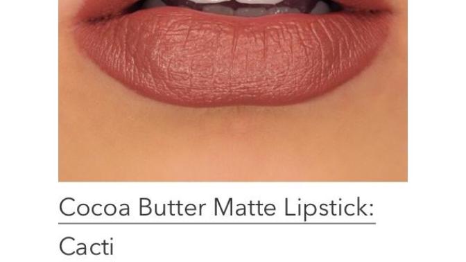 Do you see a dif between these 2 lipstick colors?