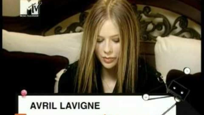 Do you believe Avril Lavigne died in 2003 and replaced by Melissa Vandella? 😯🤷🏼‍♀️?