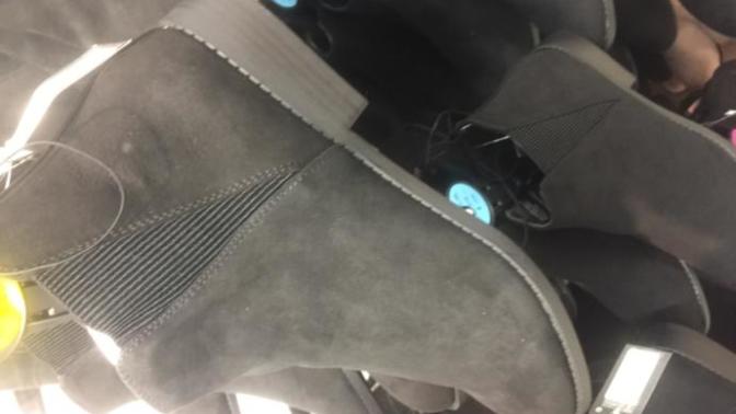 Are these Chelsea boots? are they for men or women?