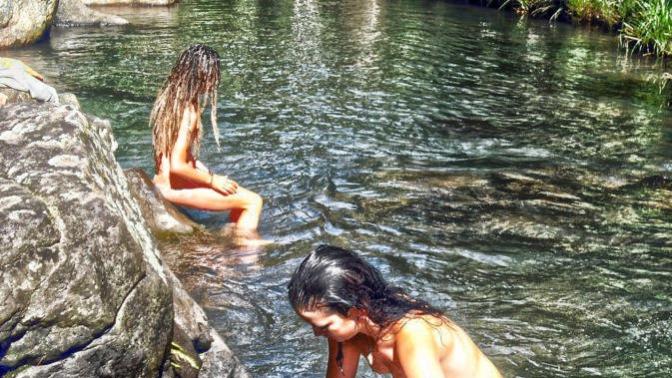 How to seduce a hippie?