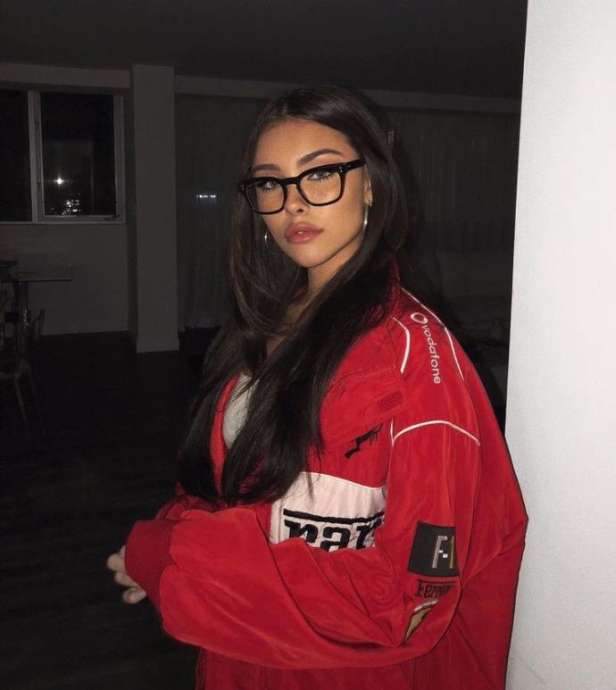 Do you like it more when girls wear contacts or glasses?