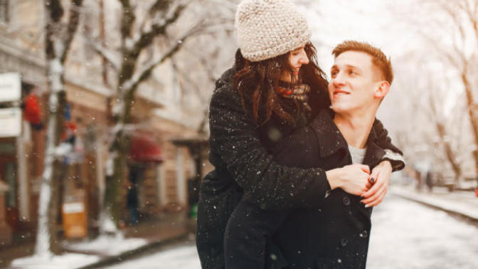 Can people fall in love quickly?