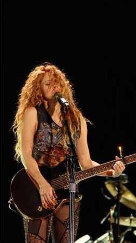 Do you think Shakira is overrated?