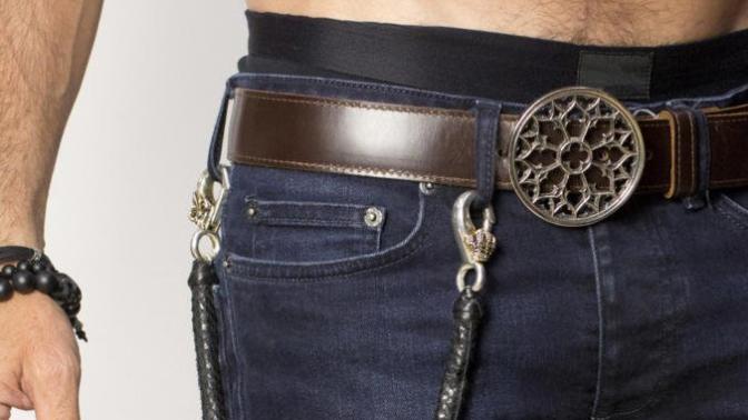 What is your opinion on wallets with chains? Do they look good or do they attract unwanted attention 😑?