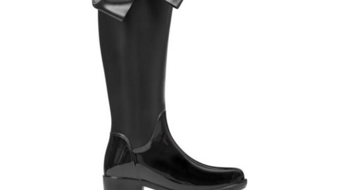 Which color of rain boots should I get?