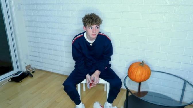 Girls, Does this hairstyle look good for a teen (15)?
