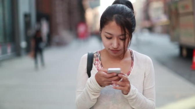 How do you flirt over text?