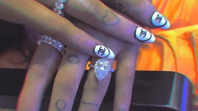 Are tattoos attractive on a girl? Particularly finger/hand tattoos?