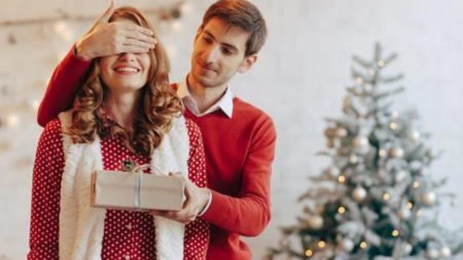Do you expect your s/o to buy you presents on your birthday/Christmas?