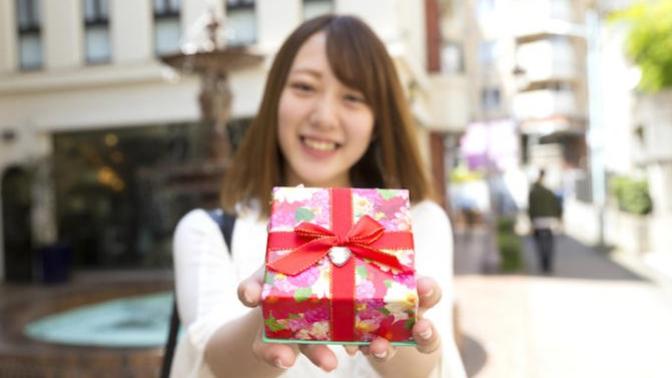 Which one feels "better" - Giving or receiving Gifts?