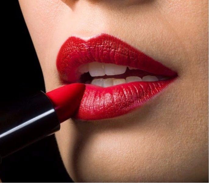 Lip Tint or Lipstick: Which looks better on girl's lips?