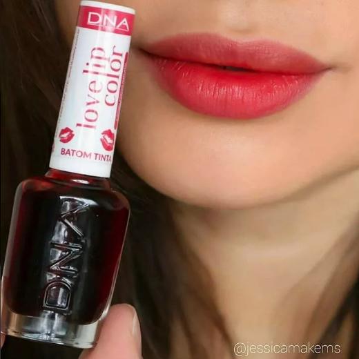 Lip Tint or Lipstick: Which looks better on girl's lips?