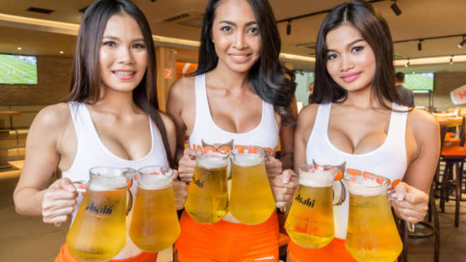 What do you think of girls who work at Hooters?
