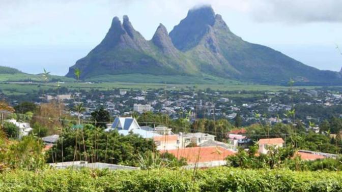 Which island would you recommend visiting more?