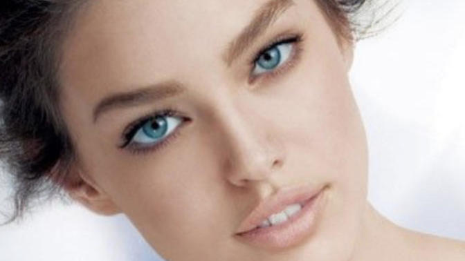 Do you think this maybelline model is pretty?