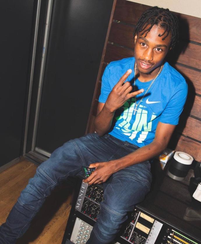 Can you believe thisguy:lil tjay is only 17 years old?