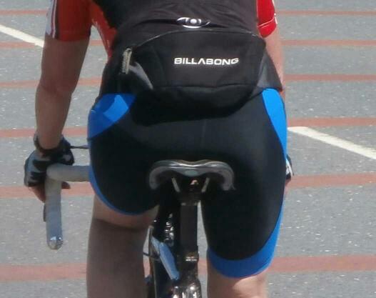 Should there be a minimum thickness for lycra cycling wear?