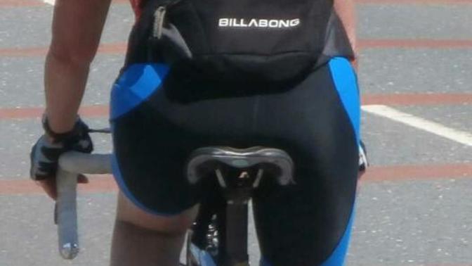 Should there be a minimum thickness for lycra cycling wear?
