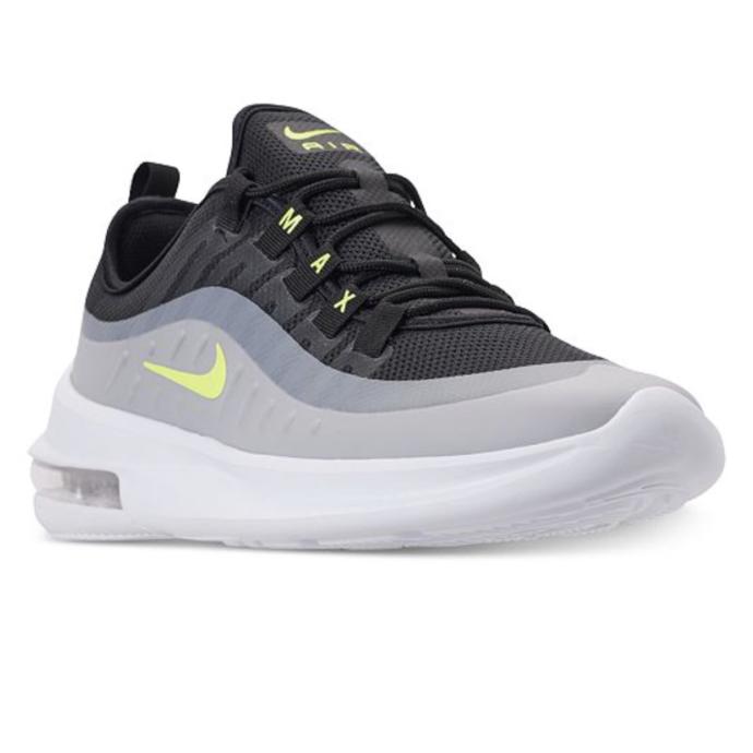 Guys, help me pick what shoes should I get for my boyfriend?
