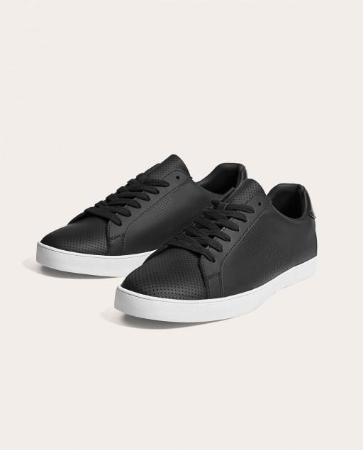 Guys, help me pick what shoes should I get for my boyfriend?