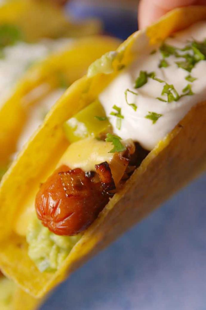 Are hotdogs sandwiches or American tacos?