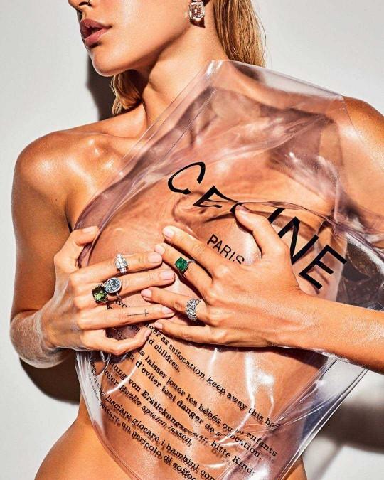 Would u pose naked?