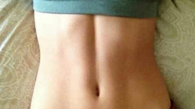 Do you dudes like girls with small waist and small abs on their stomach?