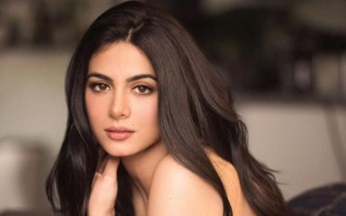 Do you think half middle eastern and half latino produce very pretty girls?
