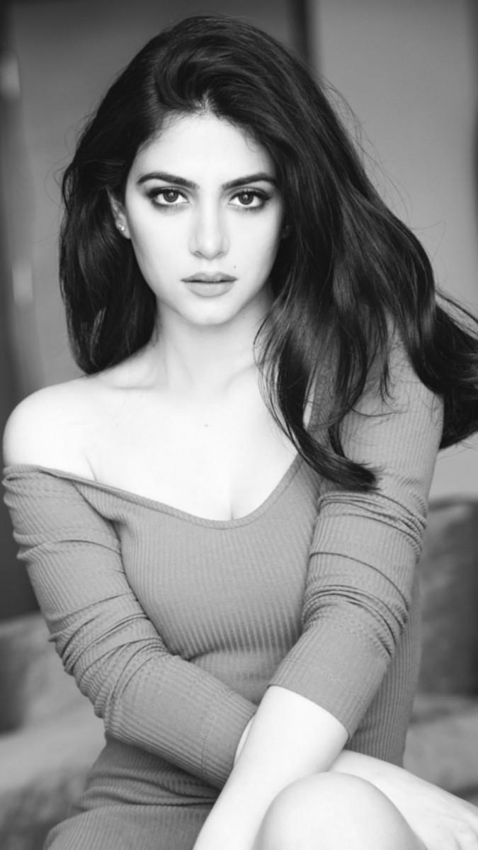 Do you think half middle eastern and half latino produce very pretty girls?