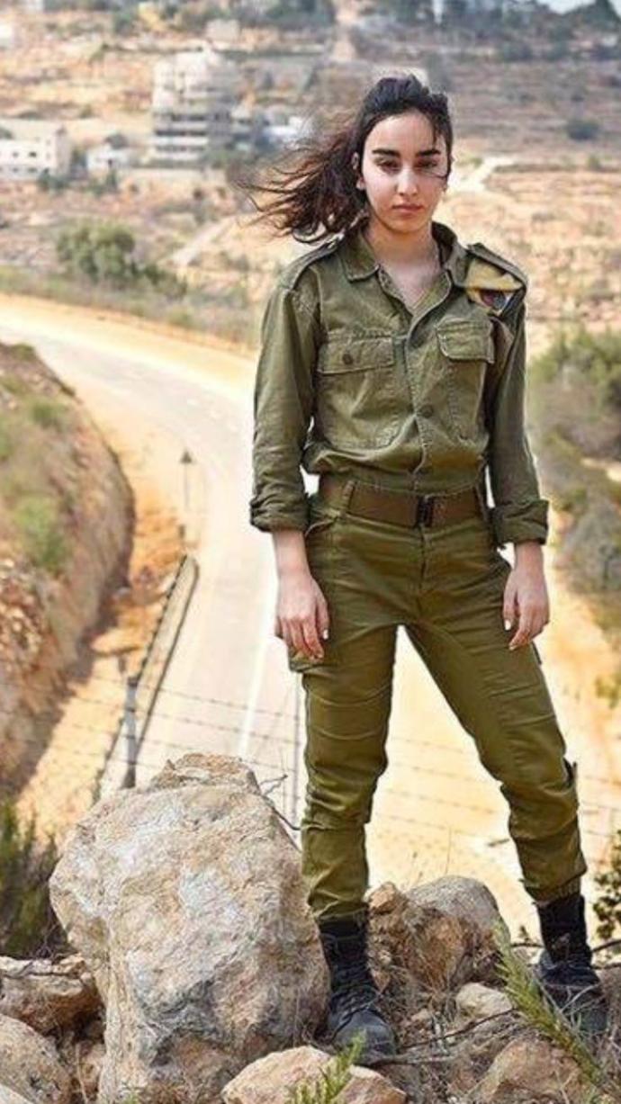 Should military service be compulsory for women?