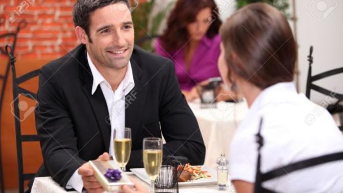Meeting ex girlfriend for dinner-how to handle it?
